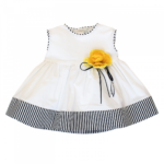 ALETTA Abito smanicato bianco con spilla gialla