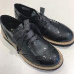 CLARYS Scarpe in vernice grigio con lacci in raso