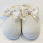 LA PERLA  Scarpette in lana colore panna con fiocco in raso neonato