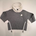 MONCLER Felpa grigia con cappuccio bambina