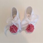 ALETTA Scarpette allacciate bianche con fiore quadri vichy rosso neonata