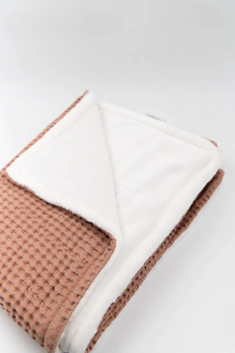 BAMBOOM Coperta Lettino 140x100 - Goffrato, in bambù organico + spugna peluche - Rosa Antico Scuro - immagine 1