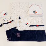 MELBY Coordinato in ciniglia bianco-blu con cuoricini corredino nascita neonata