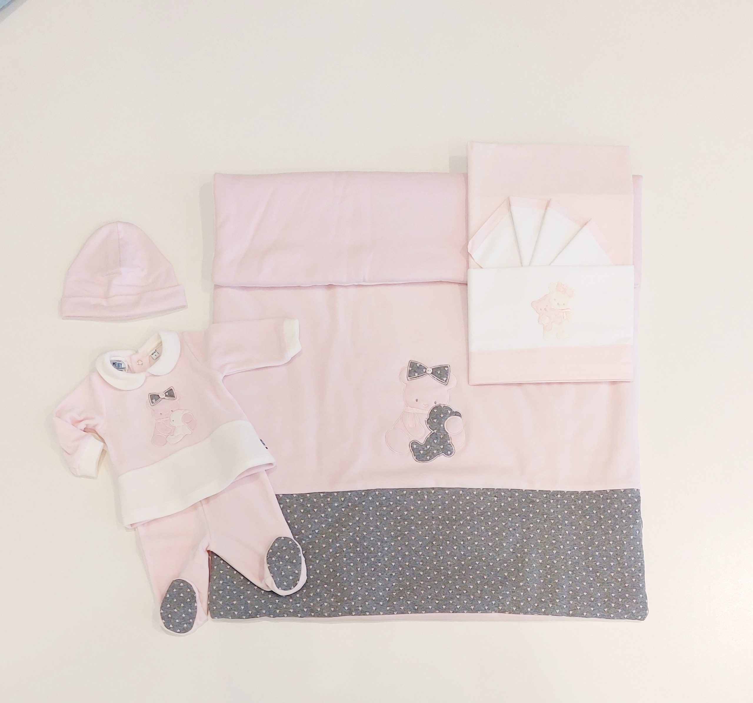 20240730_171226 MELBY Coordinato in ciniglia rosa corredino nascita neonata - immagine 1